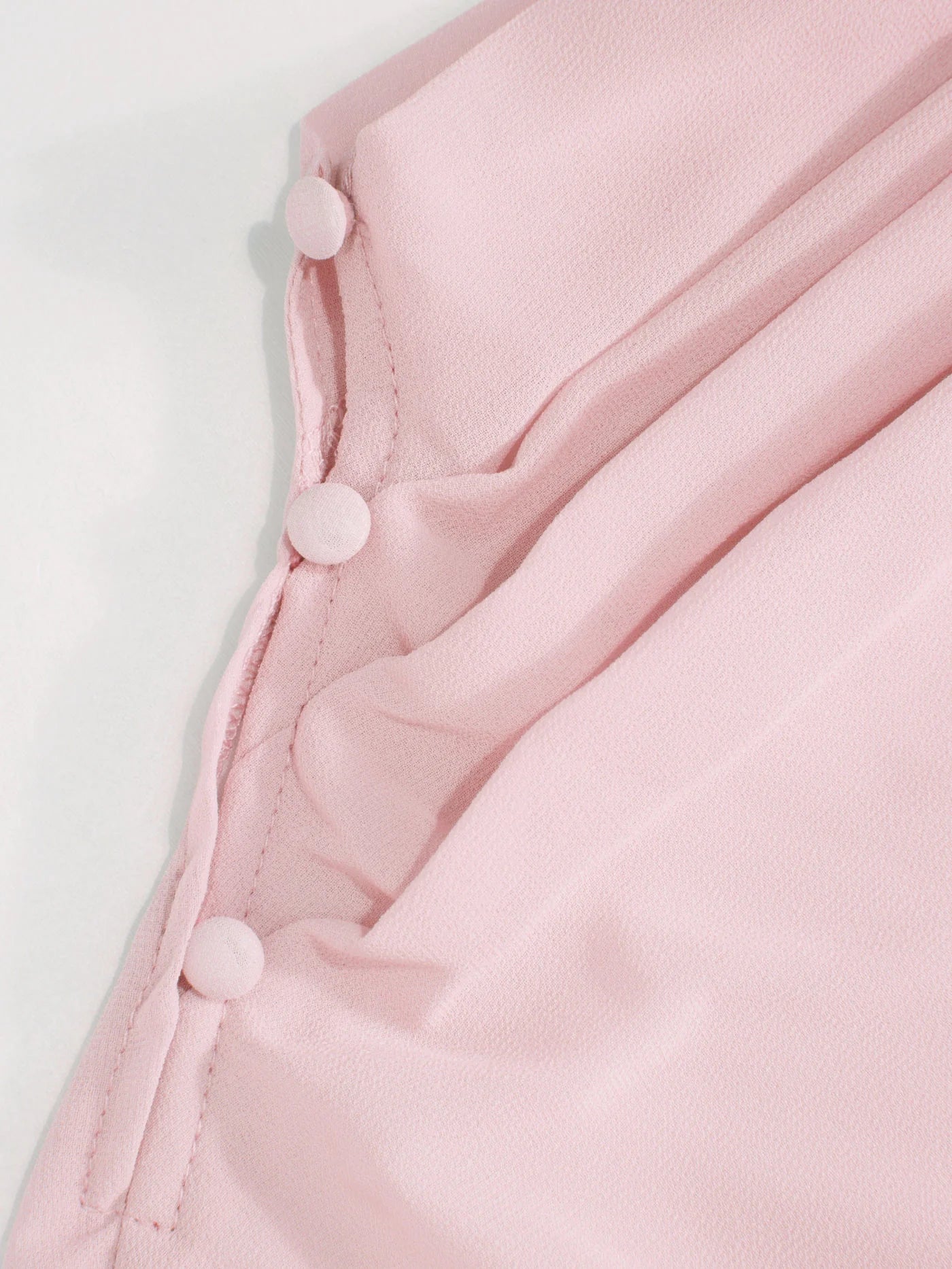 Abito Maxi in Raso con Collo Alto e Maniche a Mantella - Rosa