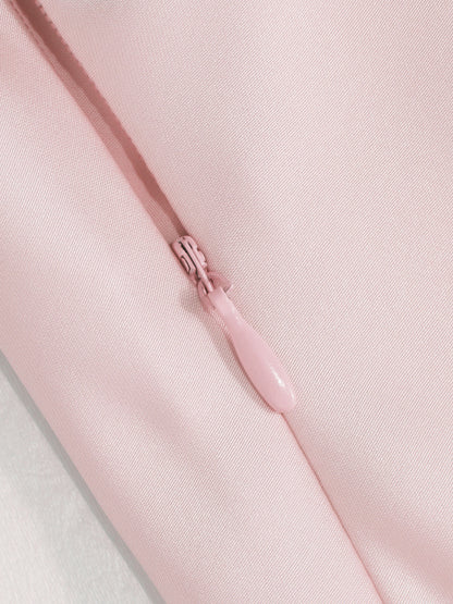 Abito Maxi in Raso con Collo Alto e Maniche a Mantella - Rosa