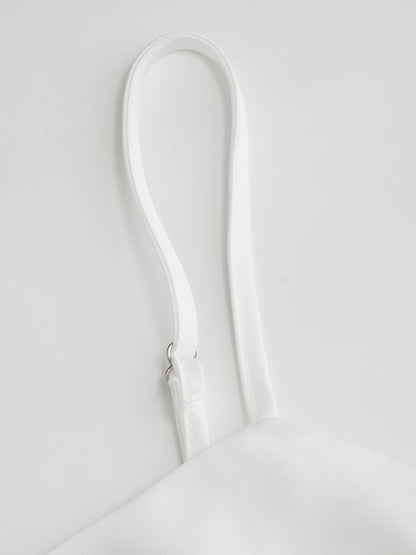 Abito Maxi in Raso con Collo Alto e Maniche a Mantella - Bianco