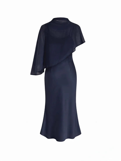 Abito Maxi in Raso con Collo Alto e Maniche a Mantella - Blu scuro