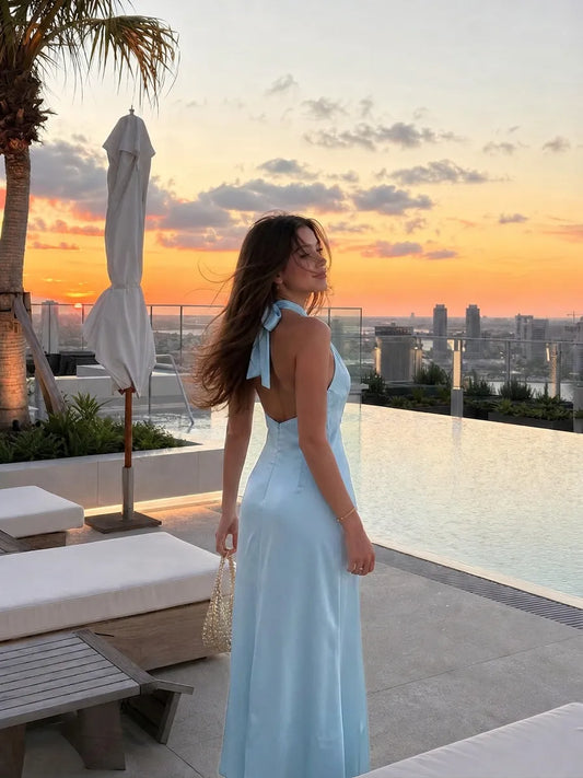 Abito Maxi in Raso a Linea A con Nodo e Scollo Halter - Azzurro