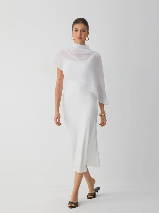 Abito Maxi in Raso con Collo Alto e Maniche a Mantella - Bianco