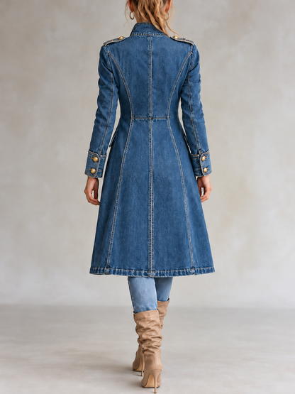 Cappotto lungo in denim stile militare con bottoni dorati