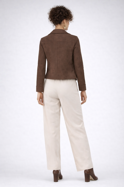 Gonna dritta in finta pelle scamosciata con collo smerlato