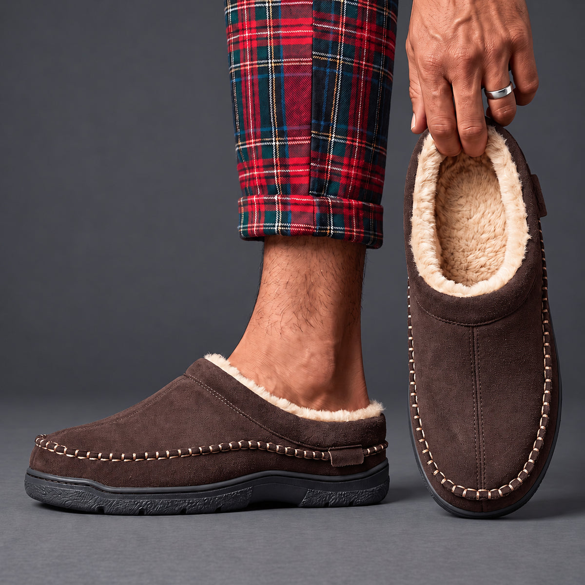 Pantofole Aspen marroni indossate
