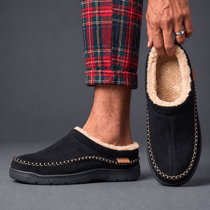Pantofole Aspen nere indossate