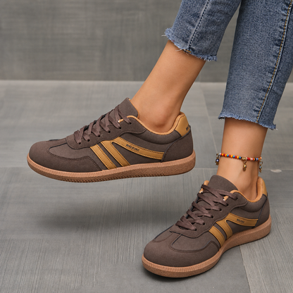 Sneakers Briony marrone indossate, vista 5
