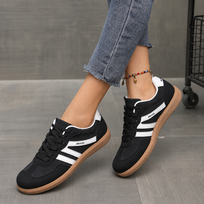 Sneakers Briony nero indossate, vista 10