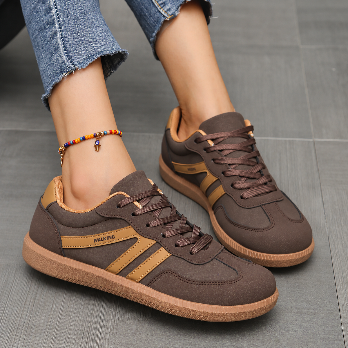 Sneakers Briony marrone indossate, vista 17