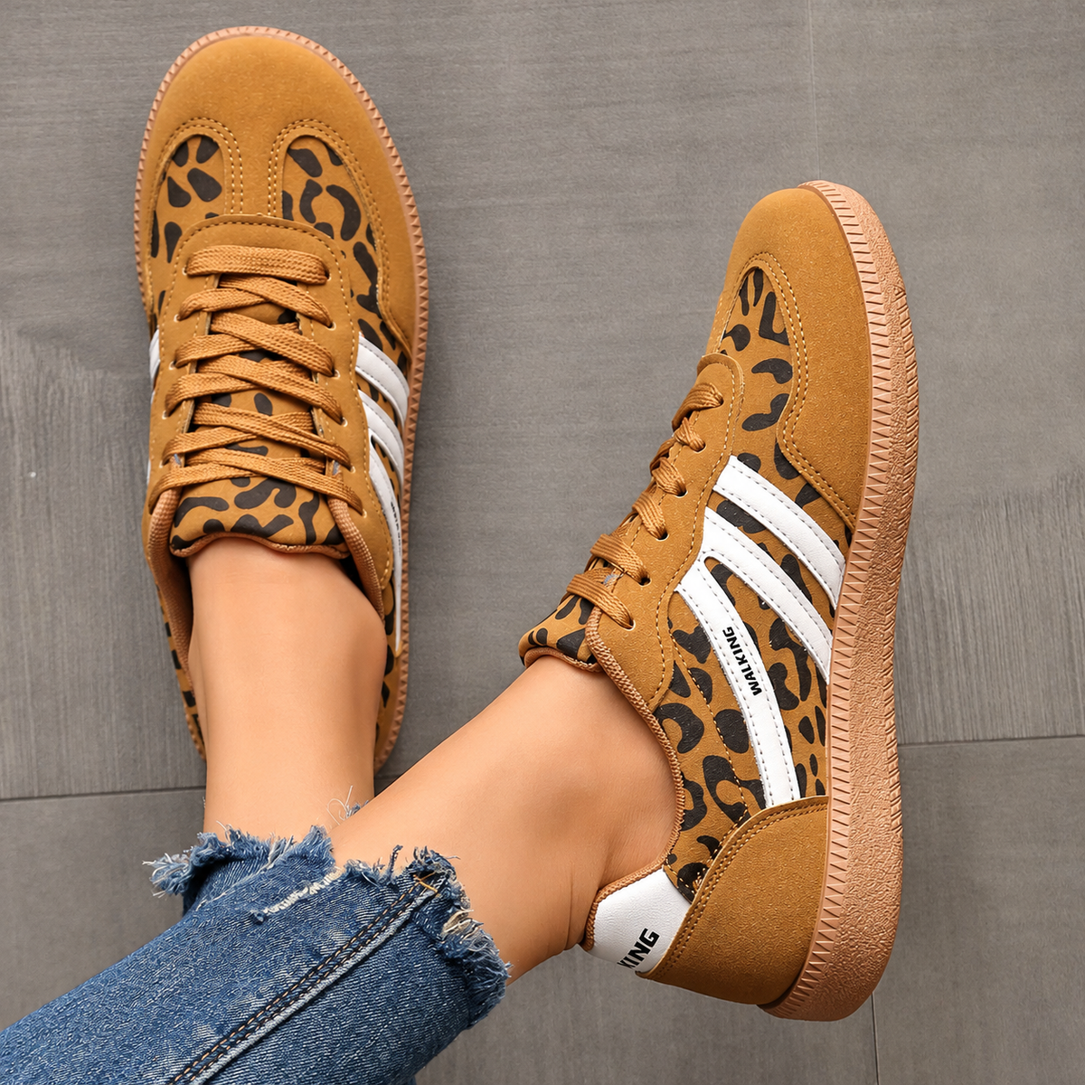 Sneakers Briony leopardato indossate, vista 20