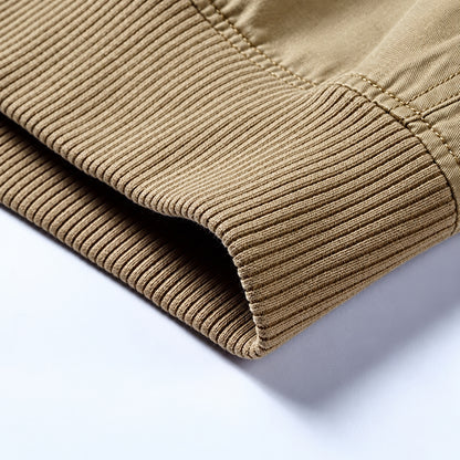 Dettaglio del polso a coste della giacca bomber vintage Castell beige
