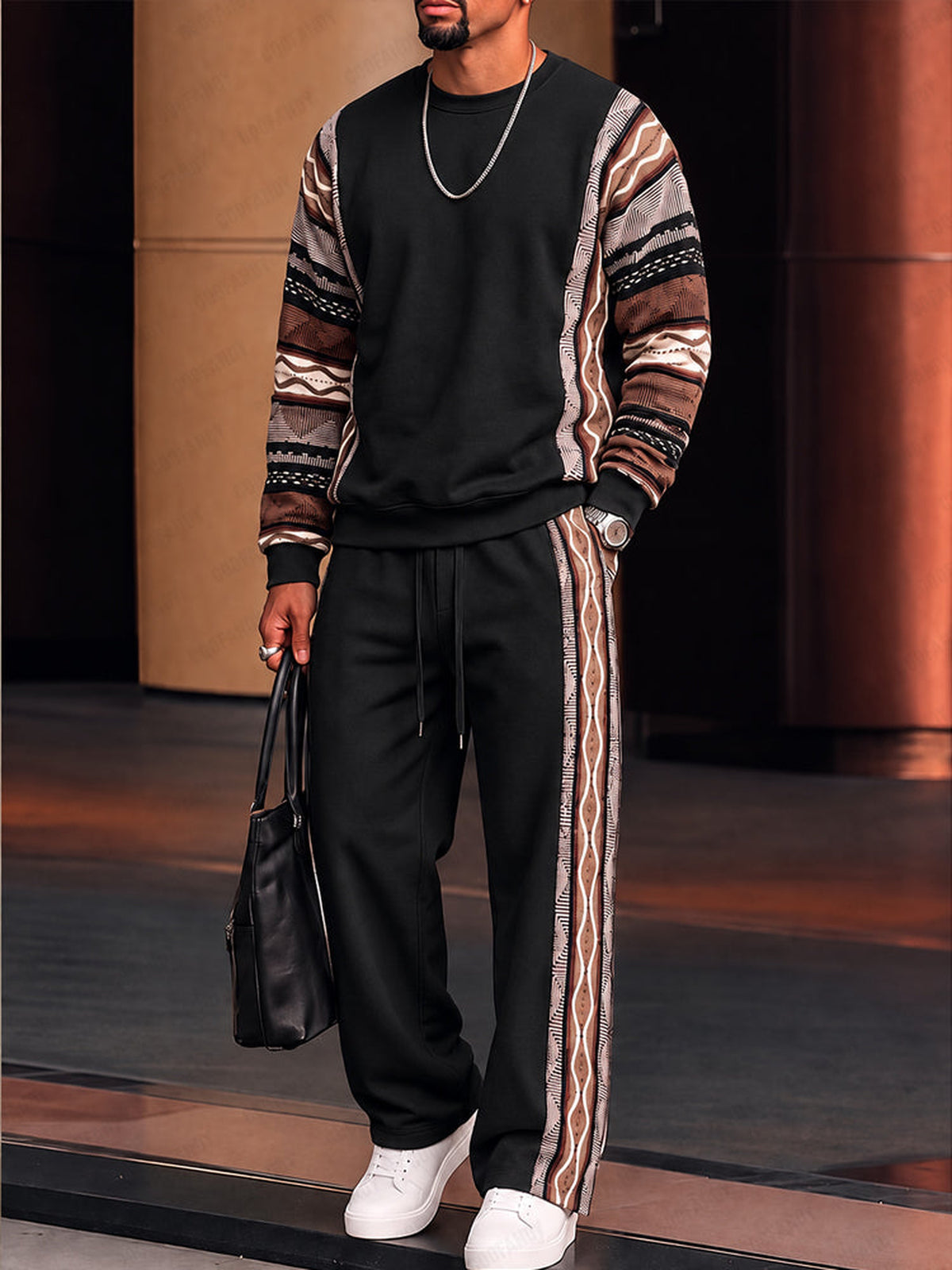 Completo Athleisure con Inserti Tribali Nero vista 3