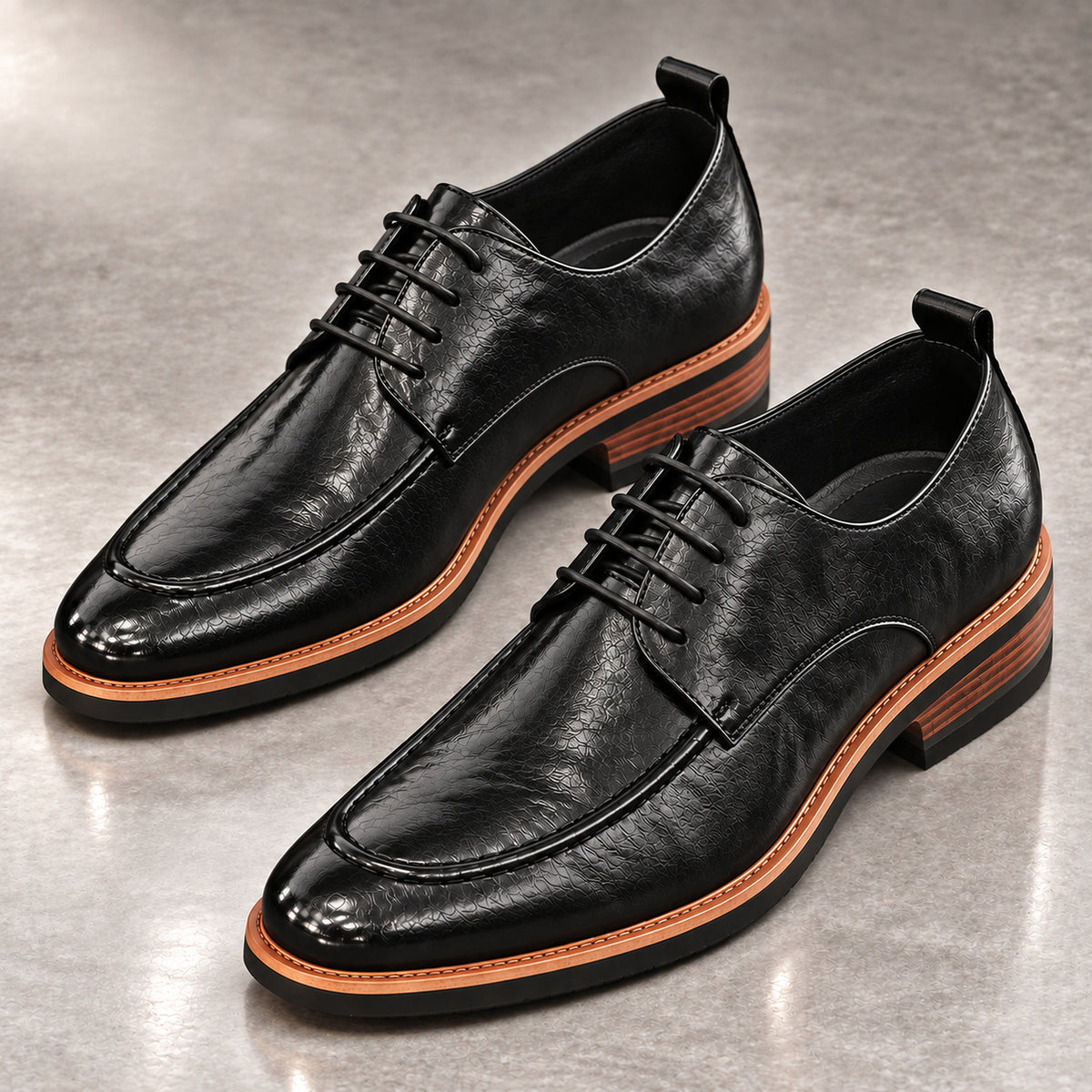 Derby Dante in pelle nera vista coppia