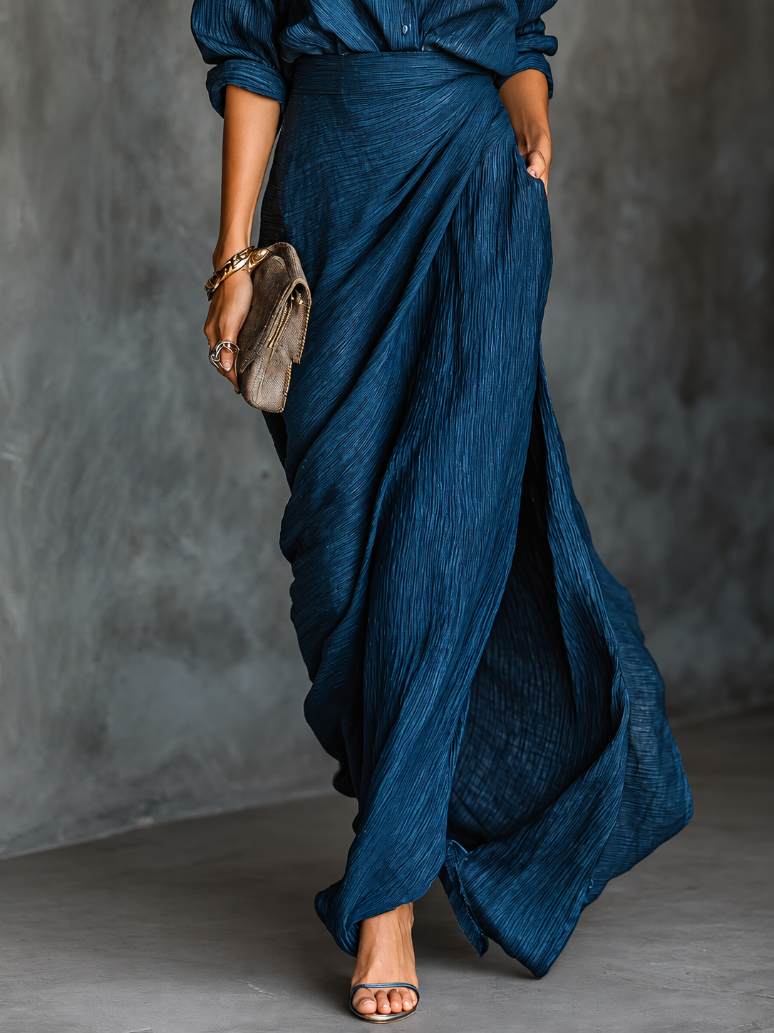 Completo blu scuro con camicia e gonna lunga in misto cotone e lino, vista 3