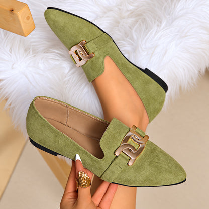 Mocassini Eterna verde matcha in suede con dettaglio metallico