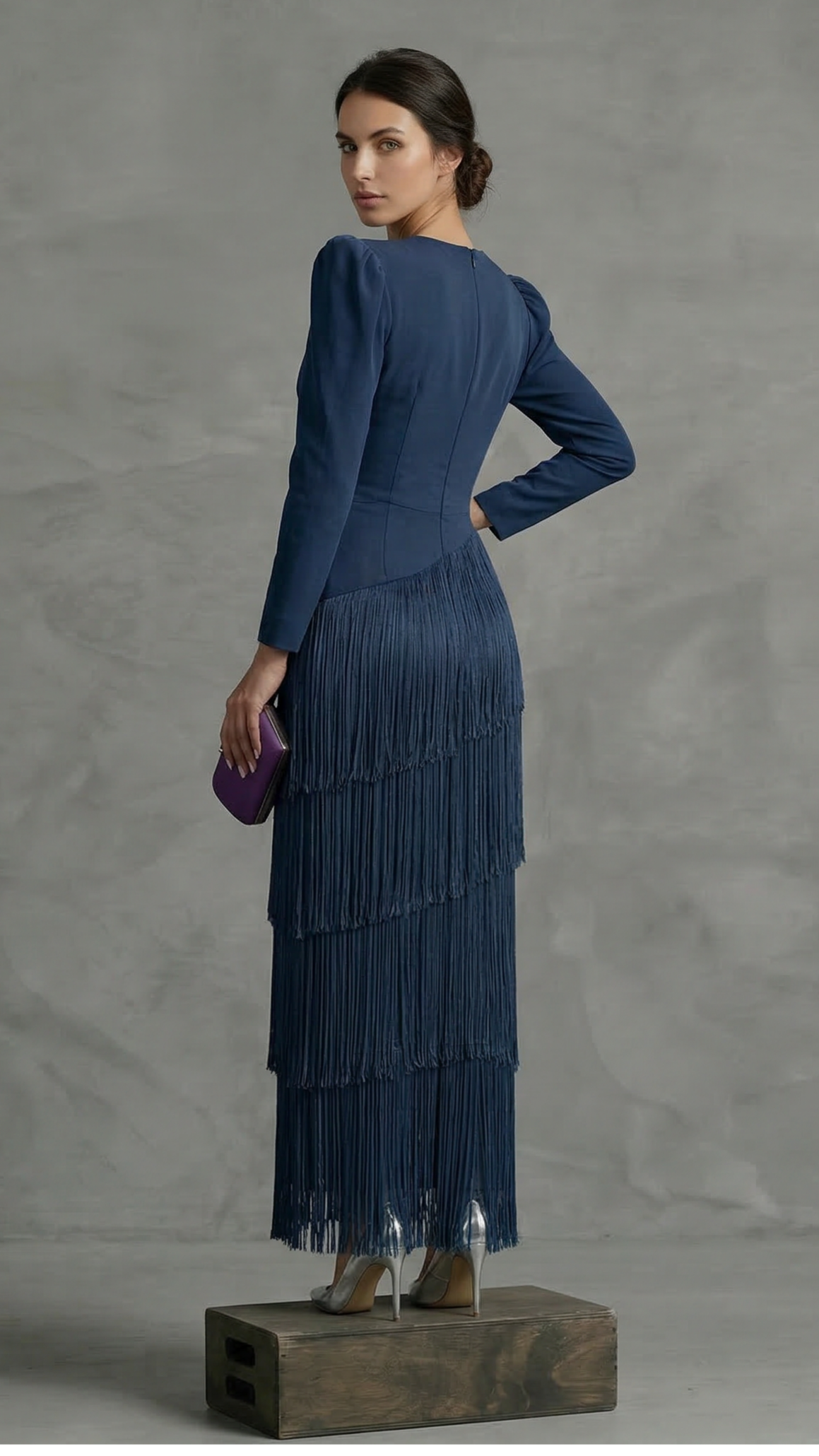 Clara | Abito elegante con frange