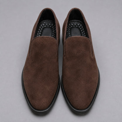 Mocassini Milano Signature in camoscio marrone sigaro vista superiore