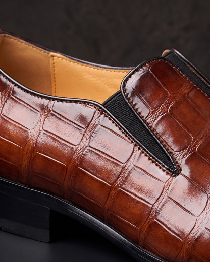 Dettaglio della pelle e dell’elastico del Mocassino Lorenzo marrone