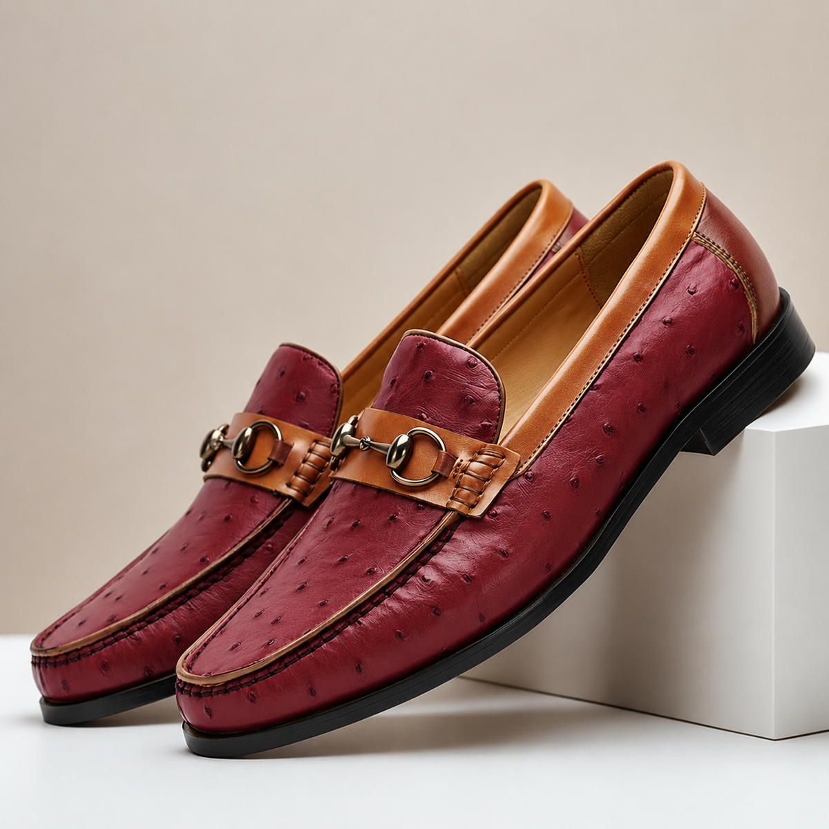 Mocassini Orvani bordeaux in pelle – vista della coppia