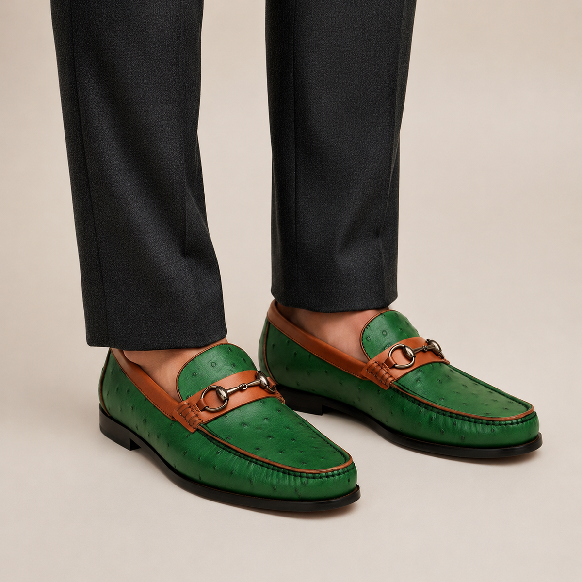 Mocassino Orvani verde in pelle – modello indossato