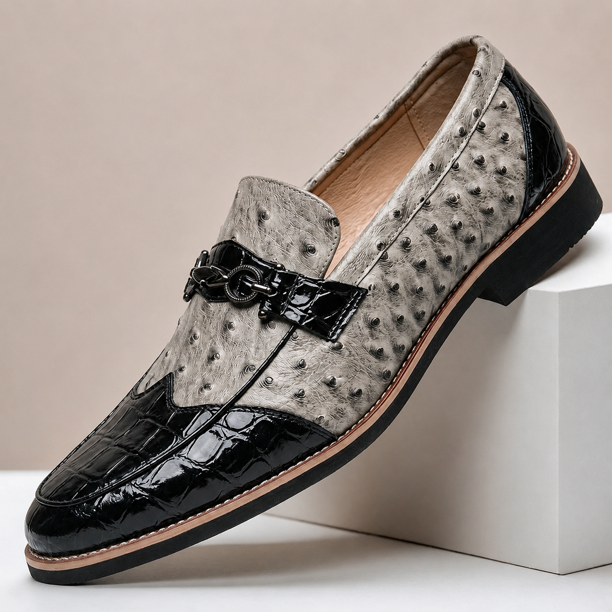 Mocassino Renzo grigio e nero in vera pelle – vista principale