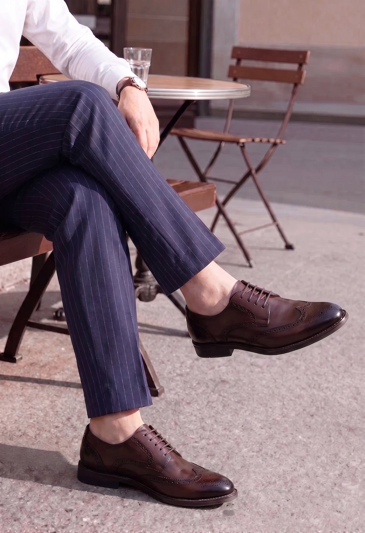 Scarpe brogue Wingtip marroni con abito