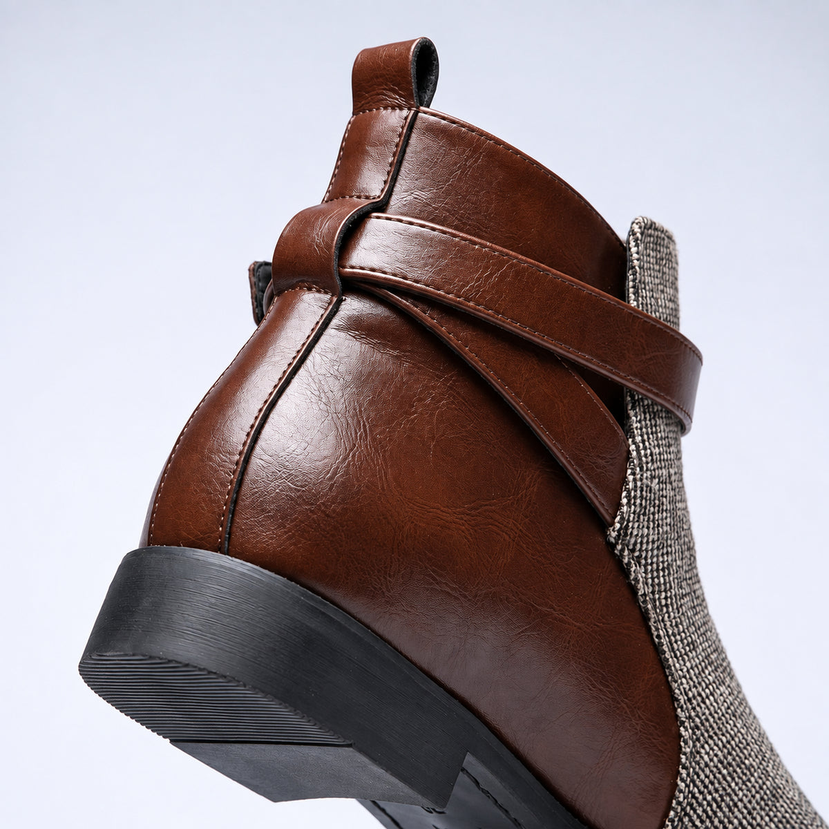 Dettaglio posteriore degli stivaletti Lucano grigi