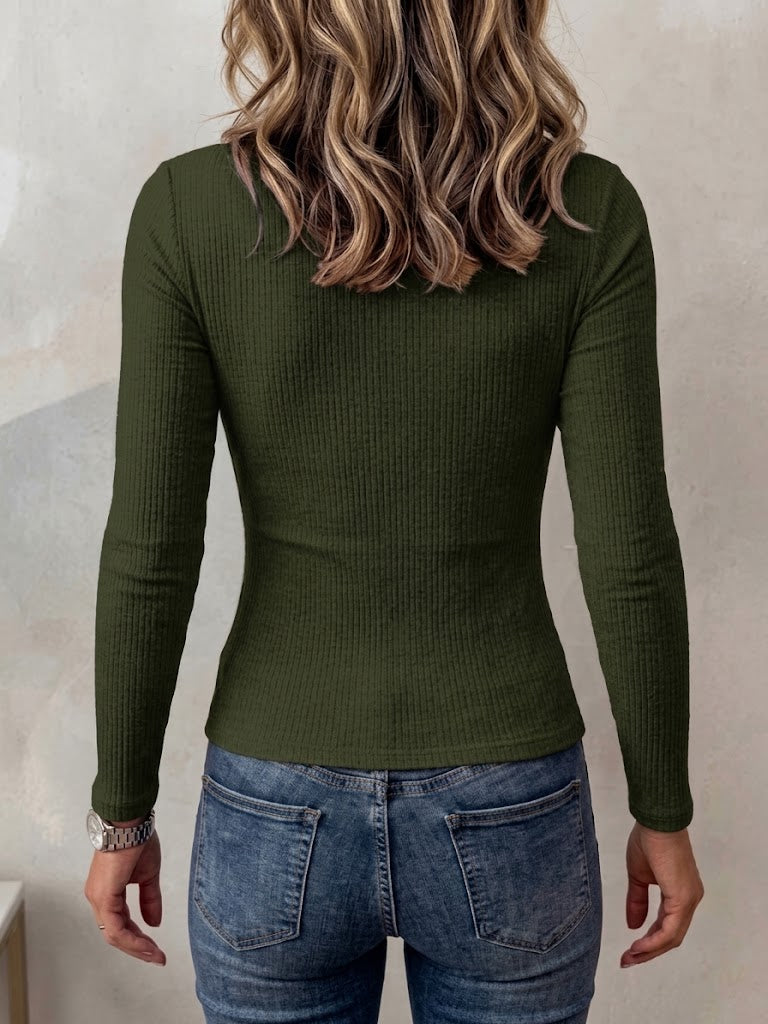 Top in Maglia Aderente con Cut-Out Profondo - immagine 6